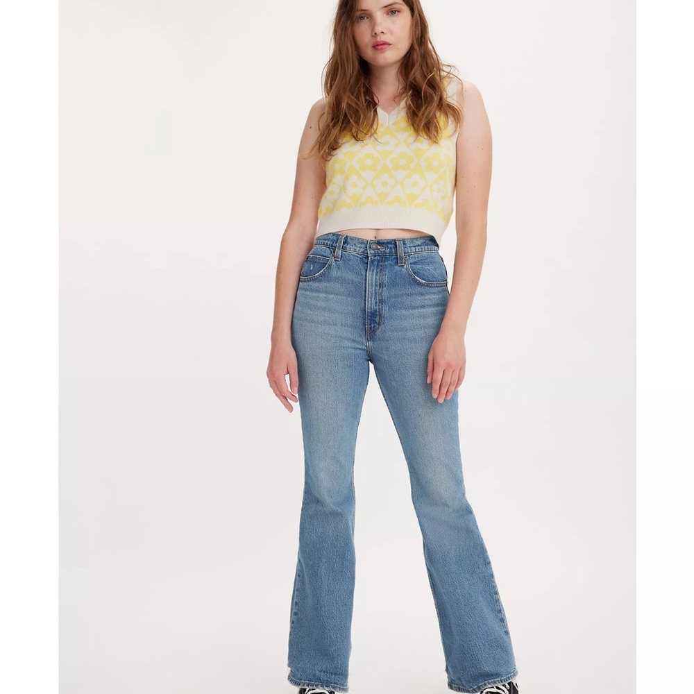 Levi's 70’s high rise size 33x32